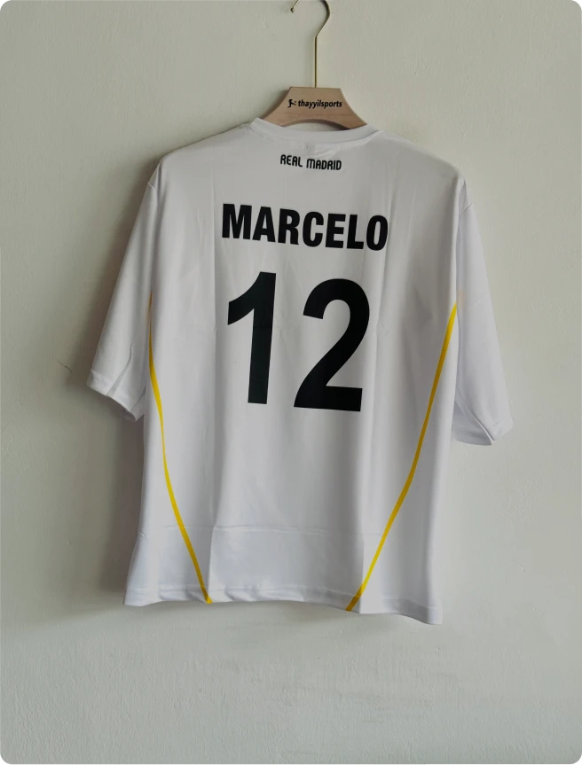 REAL MADRID 2009-10 HOME KIT MARCELO FIVESLEEVE