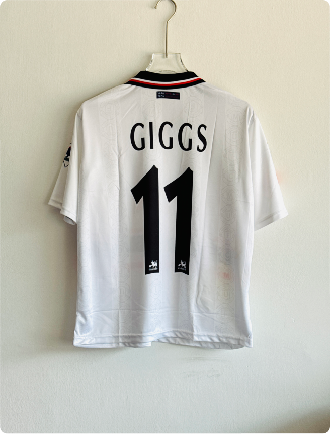 MANCHESTER UNITED 1997 AWAY KIT GIGS FIVESLEEEVE POLO
