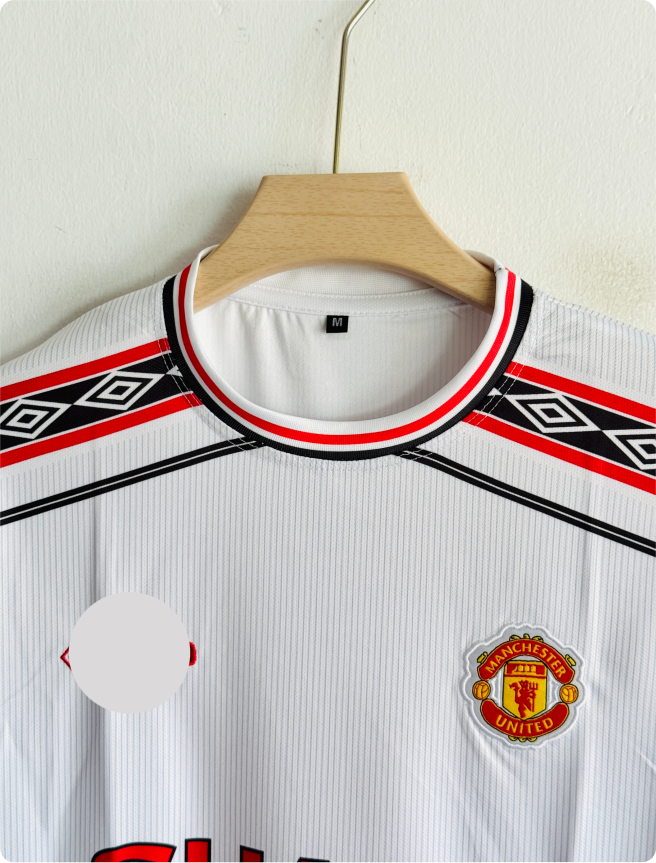 MANCHESTER UNITED 1998 WHITE KIT BECKHAM EMBROIDERY