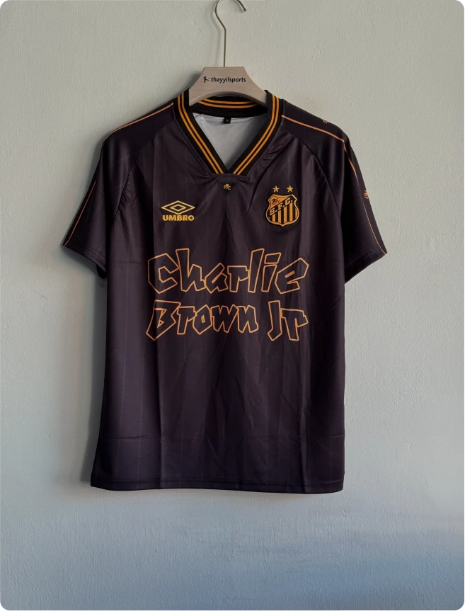 SANTOS X CHARLIE BROWN SPECIAL EDITION KIT NEYMER V KNITED POLO PREMIUM