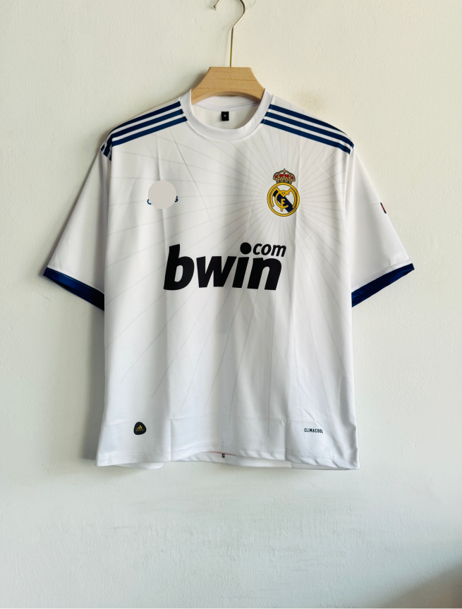 REAL MADRID 2010-11 HOME KIT MARCELO FIVESLEEVE